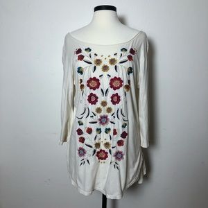 Long sleeve Tunic w/ Embroidered Detail
